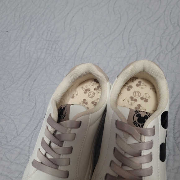 Disney Kids Sneakers - Cream with Mickey Mouse - Picture 6 of 6